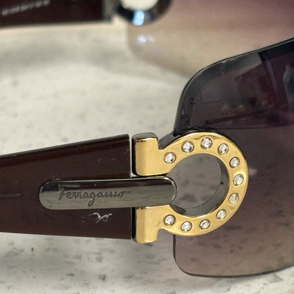 Salvatore Ferragamo Preowned Brown Oversized Sunglasses - Picture 3 of 8